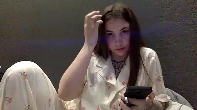 bysinka18 online show from April 2026 05:12:02 PM