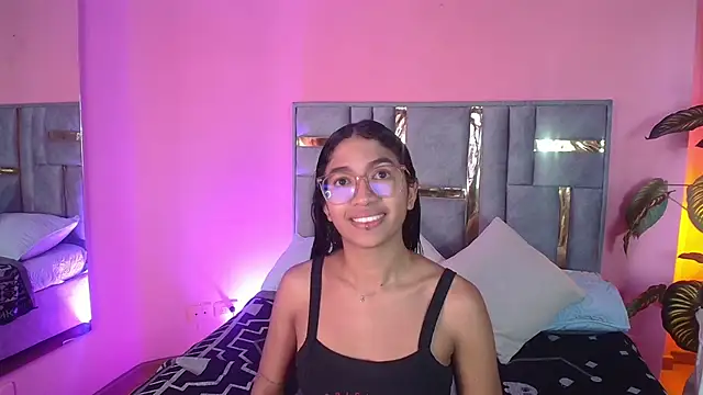 Tyla Ks online show from March 2025 07:20:02 PM