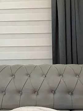 laraaaaaa online show from October 2025 11:01:02 PM