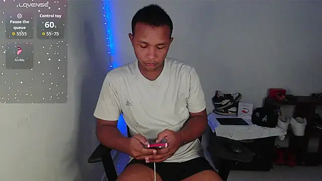 Snapshot of Gooss_cum chatting on October 2025 04:12:02 AM Gooss cum online show from October 2025 04:12:02 AM