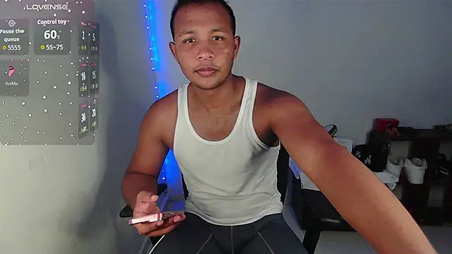 Snapshot of Gooss_cum chatting on October 2025 03:25:01 AM Gooss cum online show from October 2025 03:25:01 AM