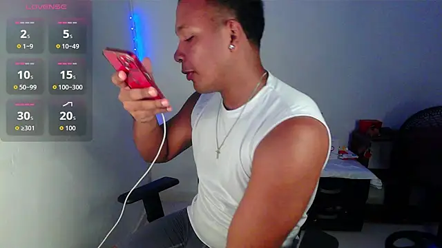 Snapshot of Gooss_cum chatting on November 2025 02:33:01 AM Gooss cum online show from November 2025 02:33:01 AM