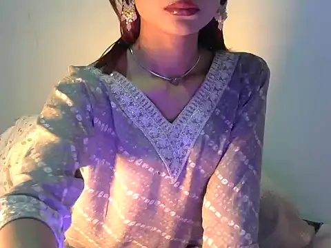  luckylips online show from March 2026 11:48:02 AM