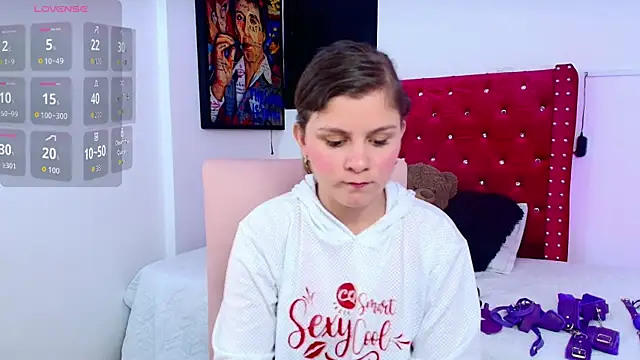 Snapshot of ValeAmayaa chatting on October 2025 09:01:01 PM ValeAmayaa online show from October 2025 09:01:01 PM