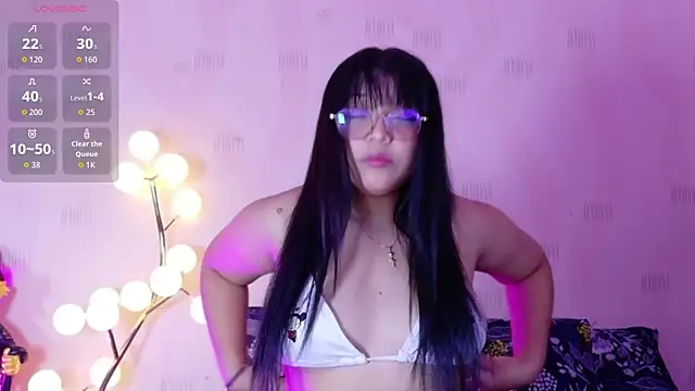 innocenthazel online show from May 2026 03:02:01 AM