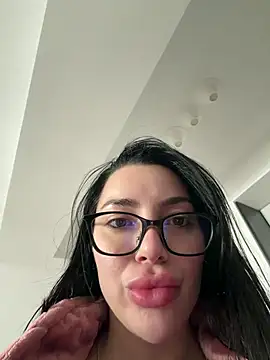 Snapshot of Mia_Splash chatting on February 2026 12:01:02 PM Mia Splash online show from February 2026 12:01:02 PM