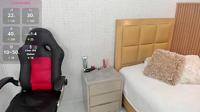 Snapshot of MEGANZARICK chatting on September 2025 12:40:02 PM MEGANZARICK online show from September 2025 12:40:02 PM