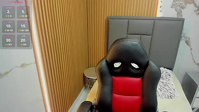 Snapshot of MEGANZARICK chatting on November 2025 02:33:02 AM MEGANZARICK online show from November 2025 02:33:02 AM