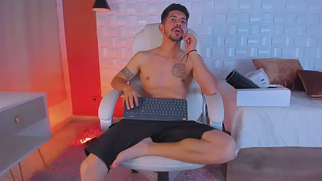 AlejandroStormm online show from March 2025 02:50:01 AM