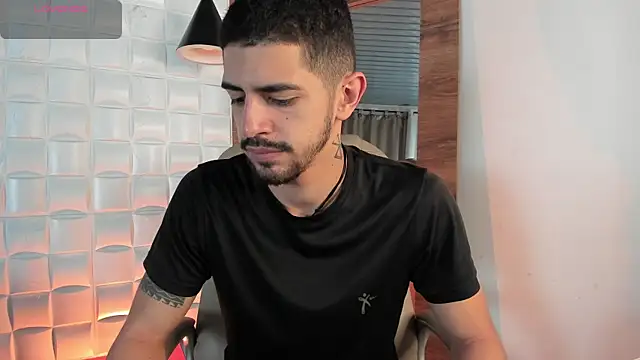 AlejandroStormm online show from April 2026 04:13:02 AM