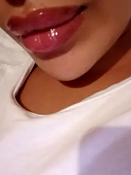 Sexlove1xo online show from September 2025 02:33:02 PM