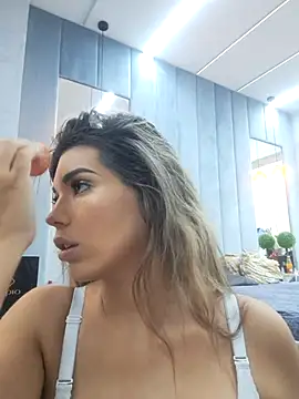 Snapshot of Bella_Posh chatting on October 2025 06:22:02 AM Bella Posh online show from October 2025 06:22:02 AM