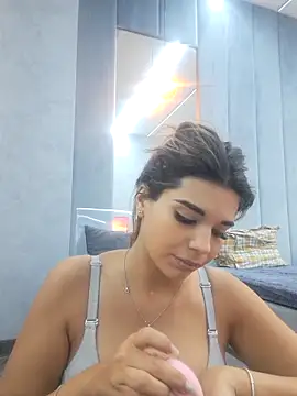 Snapshot of Bella_Posh chatting on October 2025 07:20:02 AM Bella Posh online show from October 2025 07:20:02 AM