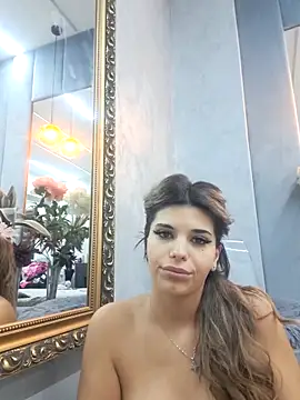 Snapshot of Bella_Posh chatting on October 2025 05:19:01 AM Bella Posh online show from October 2025 05:19:01 AM