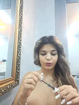 Snapshot of Bella_Posh chatting on October 2025 04:20:02 AM Bella Posh online show from October 2025 04:20:02 AM