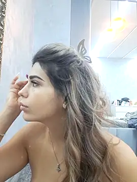 Snapshot of Bella_Posh chatting on October 2025 05:20:02 AM Bella Posh online show from October 2025 05:20:02 AM