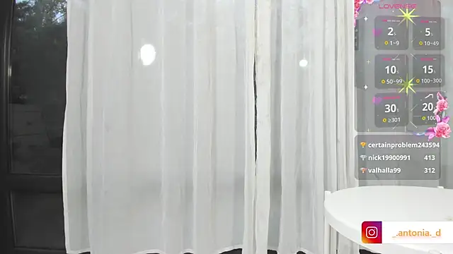 Snapshot of Bella_Posh chatting on November 2025 06:02:02 AM Bella Posh online show from November 2025 06:02:02 AM