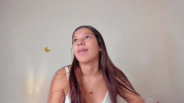 Snapshot of violett_24_ chatting on October 2025 07:12:02 PM violett 24 online show from October 2025 07:12:02 PM