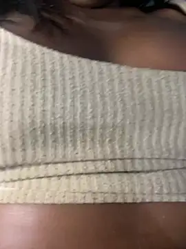 Snapshot of yasmimbrasileirinha chatting on March 2025 01:18:01 PM yasmimbrasileirinha online show from March 2025 01:18:01 PM