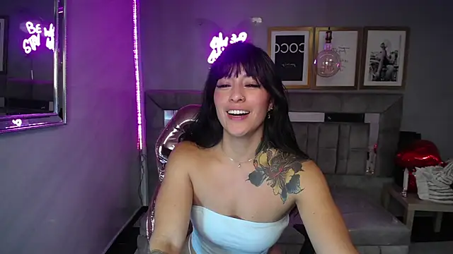 Isabella Collen v online show from February 2025 06:42:02 PM