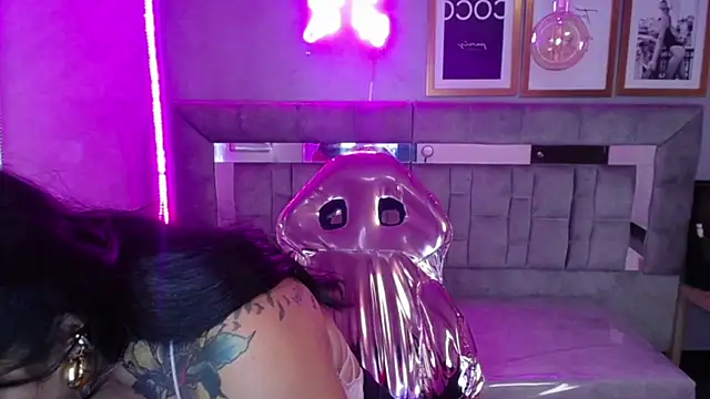 Isabella Collen v online show from March 2025 06:44:02 PM