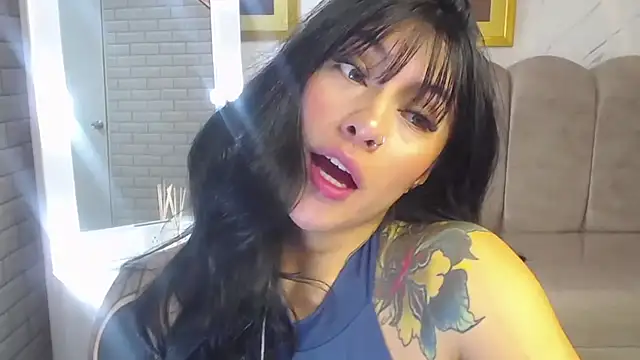 Isabella Collen v online show from May 2026 01:06:01 PM