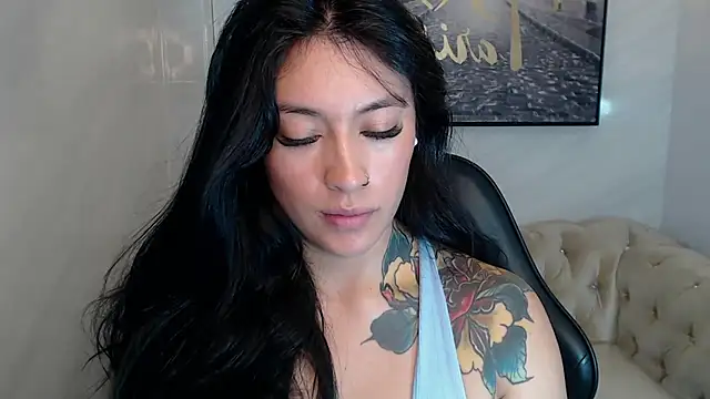Isabella Collen v online show from May 2026 01:29:02 PM
