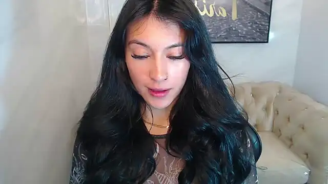 Isabella Collen v online show from May 2026 01:17:02 PM