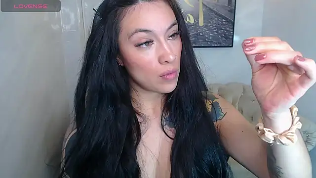 Isabella Collen v online show from June 2026 01:12:02 PM