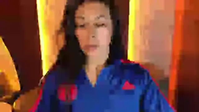 Isabella Collen v online show from July 2026 01:04:02 PM