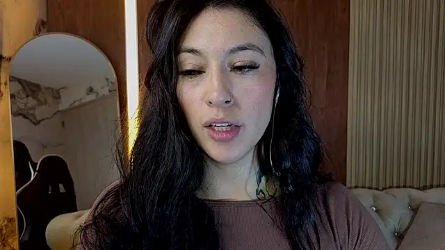 Isabella Collen v online show from July 2026 01:06:02 PM