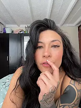 Isabella Collen v online show from July 2026 01:09:02 PM