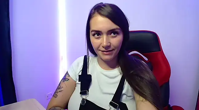 Luna kitty online show from February 2025 11:00:02 PM