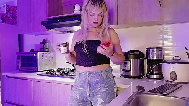 ScarletThompsonx online show from April 2026 04:19:01 AM