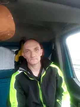 Snapshot of Machura chatting on November 2025 10:26:02 AM Machura online show from November 2025 10:26:02 AM