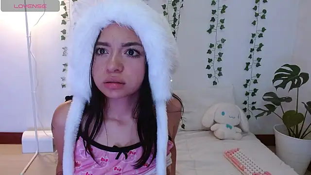 Snapshot of hellokitty__valery chatting on March 2026 02:04:02 AM hellokitty valery online show from March 2026 02:04:02 AM