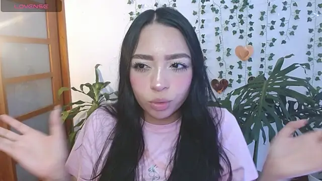 Snapshot of hellokitty__valery chatting on April 2026 02:51:02 AM hellokitty valery online show from April 2026 02:51:02 AM