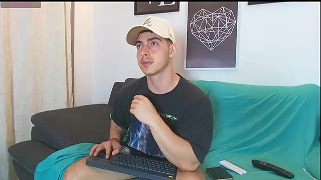 Snapshot of thomyafar chatting on February 2025 06:07:02 AM thomyafar online show from February 2025 06:07:02 AM