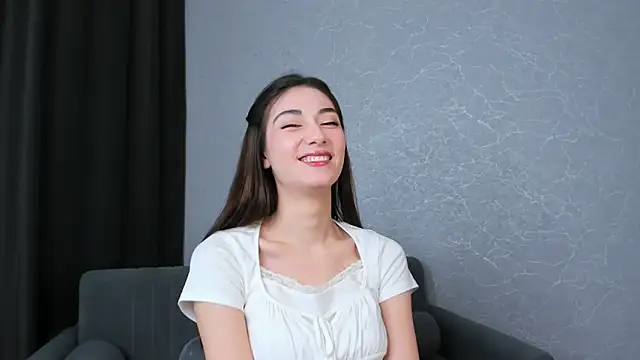 Snapshot of FloraEves chatting on March 2025 05:07:02 AM FloraEves online show from March 2025 05:07:02 AM