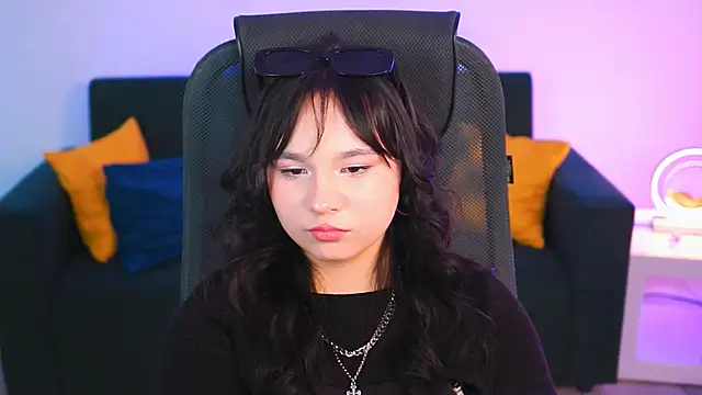 Snapshot of HanaWise chatting on February 2025 11:30:01 AM HanaWise online show from February 2025 11:30:01 AM