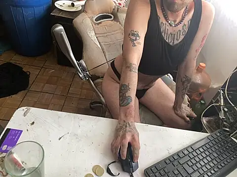 Snapshot of delidemente333 chatting on March 2025 02:40:01 PM delidemente333 online show from March 2025 02:40:01 PM