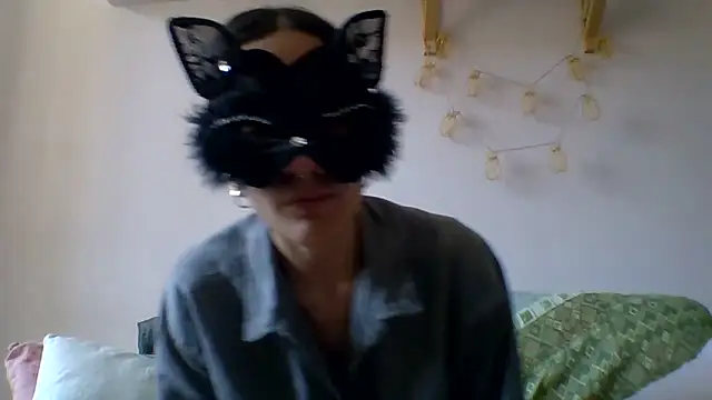 Snapshot of kittysissy chatting on May 2026 11:28:02 AM kittysissy online show from May 2026 11:28:02 AM