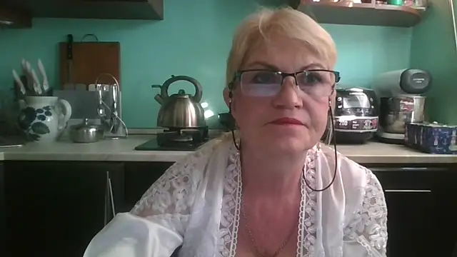 Heidi-Helga online show from September 2025 01:27:01 PM