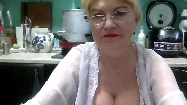 Snapshot of Heidi-Helga chatting on November 2025 04:23:01 AM Heidi-Helga online show from November 2025 04:23:01 AM