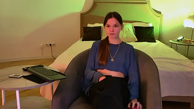 Snapshot of Amber_Rogers chatting on February 2025 05:50:01 PM Amber Rogers online show from February 2025 05:50:01 PM