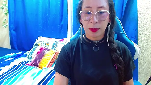 Gia leinn online show from May 2026 10:38:02 PM