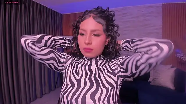 hannah thomson  online show from September 2025 03:22:01 AM