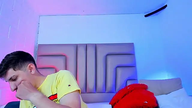 BonnieeAndClyde online show from September 2025 04:20:01 PM