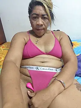 Snapshot of Tocameamor chatting on May 2026 02:41:02 AM Tocameamor online show from May 2026 02:41:02 AM