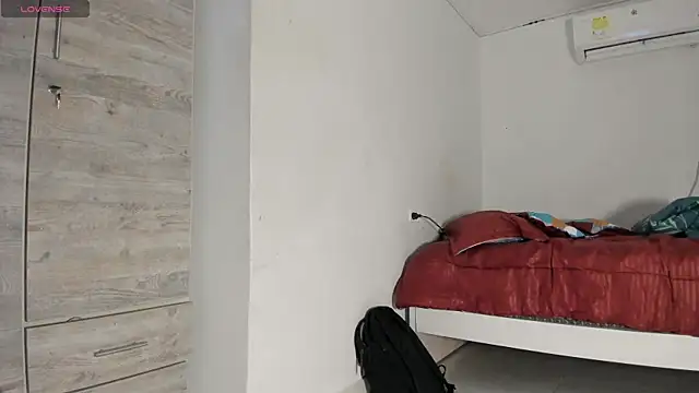 flor herrera01 online show from September 2025 05:01:02 AM